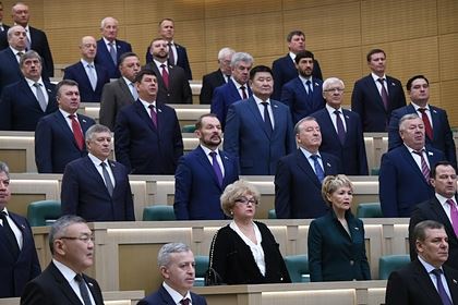 <br />
Российских сенаторов предложили назначать пожизненно<br />
