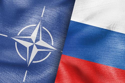 Герасимов обсудил с главой ОВС НАТО в Европе предотвращения военных инцидентов