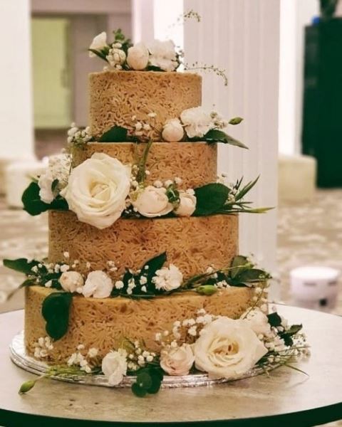Лапшичный свадебный торт (9 фото)