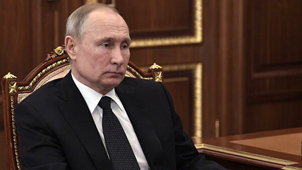 <br />
Путин встретится с рабочей группой по поправкам в Конституцию<br />
