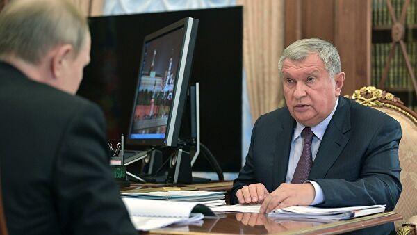 <br />
Сечин отчитался перед Путиным об уровне добычи углеводородов «Роснефтью»<br />
