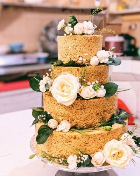 Лапшичный свадебный торт (9 фото)